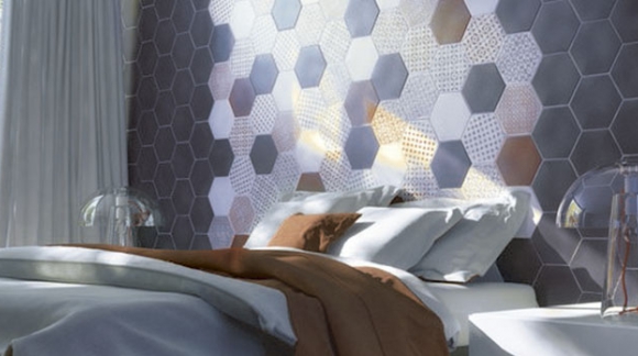 HEXAGONAL TILES THAT EVOKE THE THOUSAND AND ONE NIGHTS